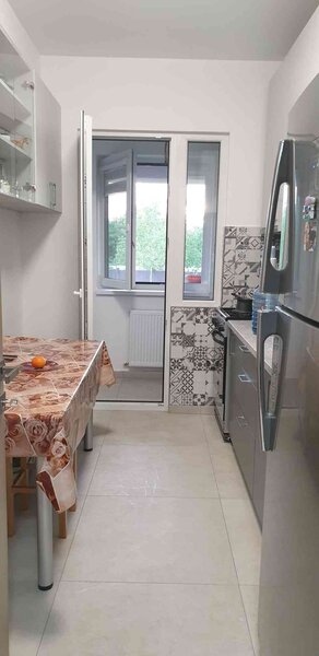 Berceni, Grand Arena, 2 camere, 2 parcari, 2 ac, mobilat, utilat, ocazie